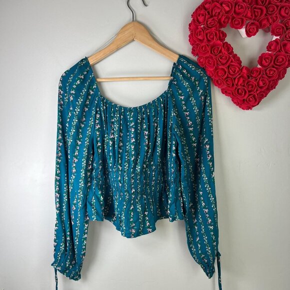 Kingston Grey Emma JUNIOR Smocked Waist Floral Cropped Top Medium Teal Blue Rayo - Picture 6 of 11